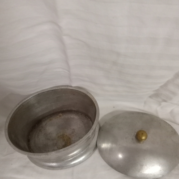 Vintage Oval Handcrafted Silver Metal Trinket Box - Picture 3 of 6